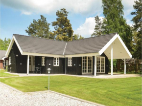 Three-Bedroom Holiday Home in Vaggerlose